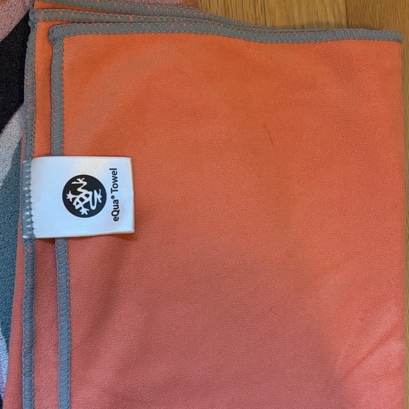 Bundle of Yoga Hand Towels - Lululemon, Manduka, Nomadix - Picture 3 of 4
